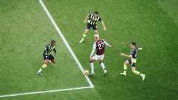 أستون فيلا يعمق جراح مانشستر...