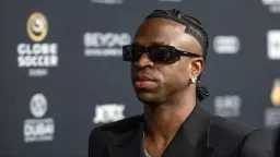 فينيسيوس جونيور يتوج بجائزة أفضل...