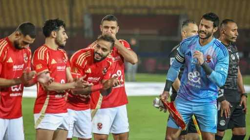 بعثة الأهلي تصل فندق الإقامة...