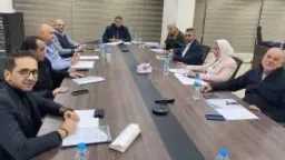 اجتماع هام علي طاولة مجلس...