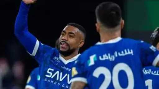 الهلال يحافظ على صدارة الدوري...