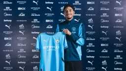 رسميًا.. مانشستر سيتي يعلن التعاقد...