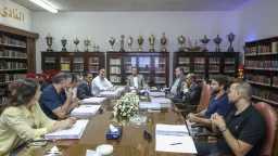 نجم الأهلي السابق منتقدًا الإدارة...