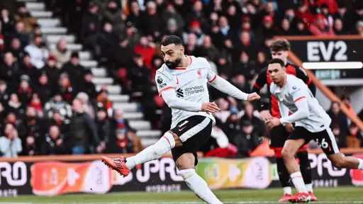 محمد صلاح يقود ليفربول للفوز...