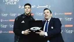 إمام عاشور رجل مباراة الأهلي...