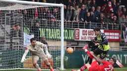 مرموش يهدر هدفه الأول والسيتي...