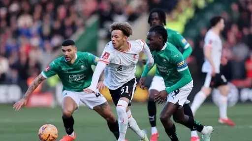 في غياب محمد صلاح.. ليفربول...