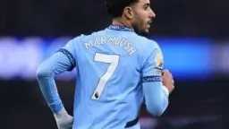 مرموش بديلاً في مباراة مانشستر...