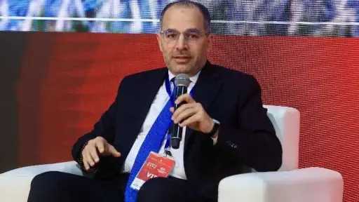 محمد كامل يكشف عن مزاد...