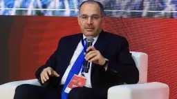 محمد كامل يكشف عن مزاد...