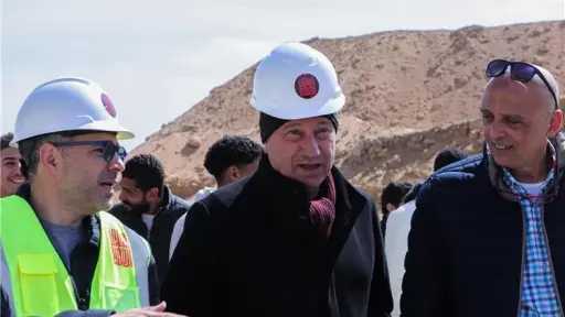 الخطيب يتفقد سير العمل في...