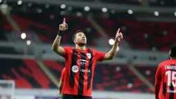 محمود تريزيجيه يقود الريان للفوز...