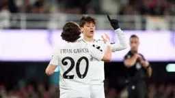 ميلان الإيطالي يرغب في ضم...