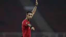 طاقم تحكيم مصري يقود مواجهة...