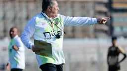 بيسيرو يحاضر لاعبي الزمالك قبل...