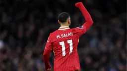 محمد صلاح على أعتاب جائزة...