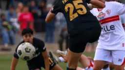 مسار يهزم الزمالك ويتوج بدوري...