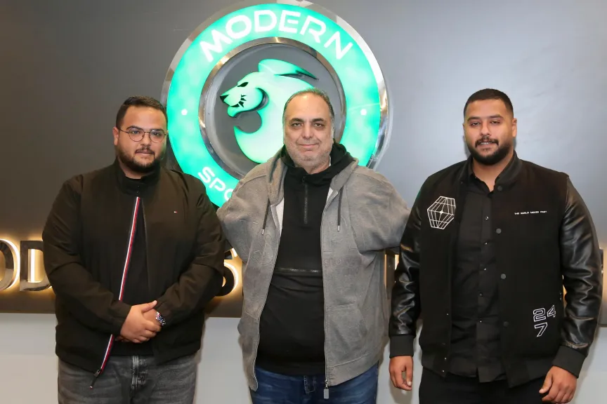 وليد دعبس مع أشقاء أحمد رفعت