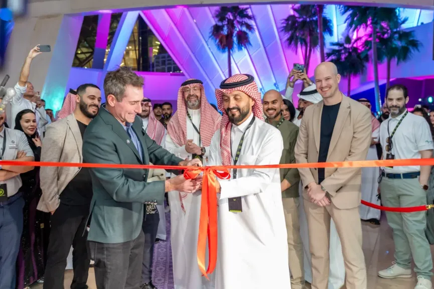 جولف السعودية تعلن افتتاح ”فايف آيرون جولف” في الرياض